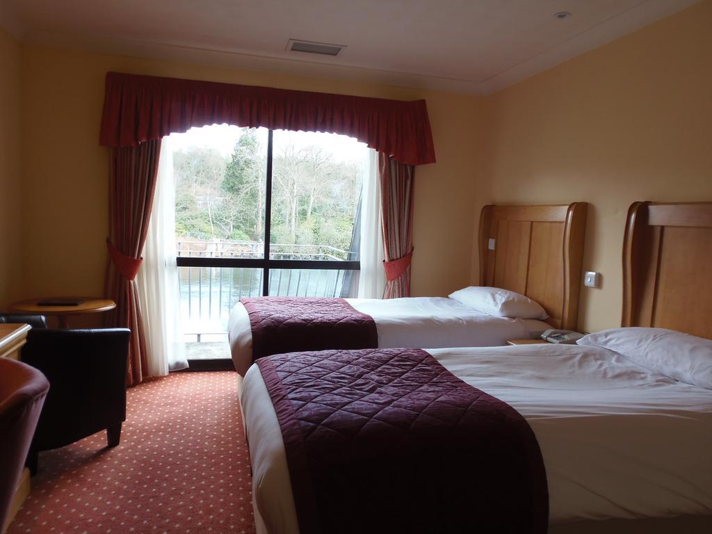 Lakeside International Hotel แคมเบอร์ลีย์ ห้อง รูปภาพ