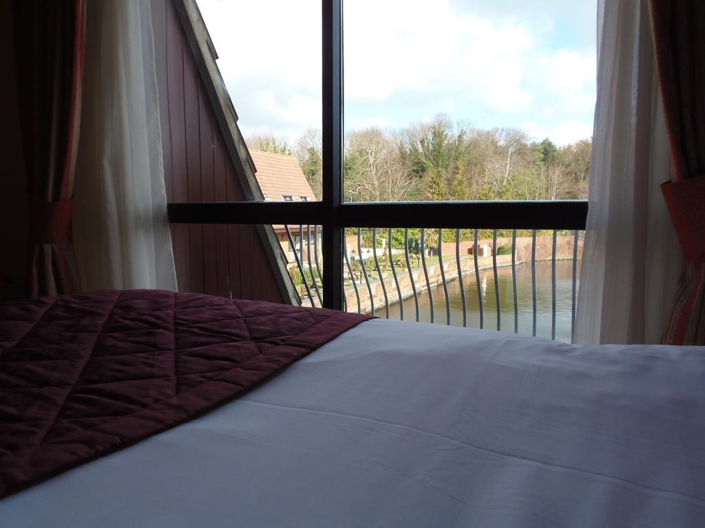 Lakeside International Hotel แคมเบอร์ลีย์ ห้อง รูปภาพ