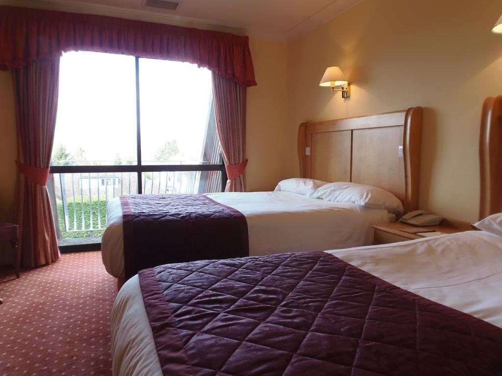 Lakeside International Hotel แคมเบอร์ลีย์ ห้อง รูปภาพ