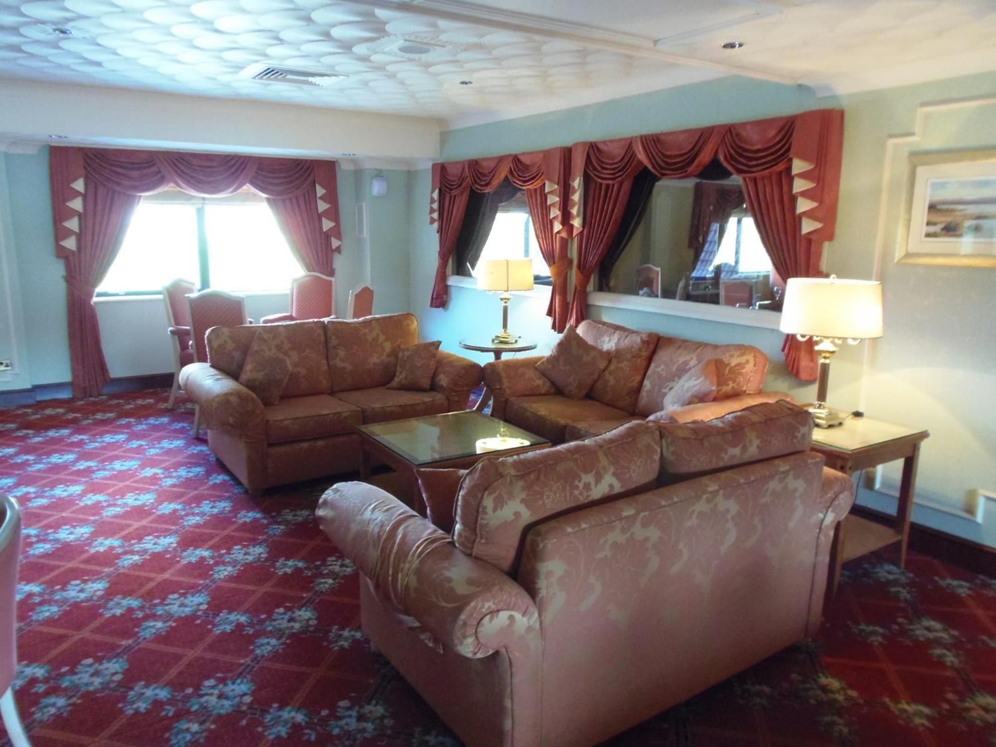 Lakeside International Hotel แคมเบอร์ลีย์ ภายนอก รูปภาพ